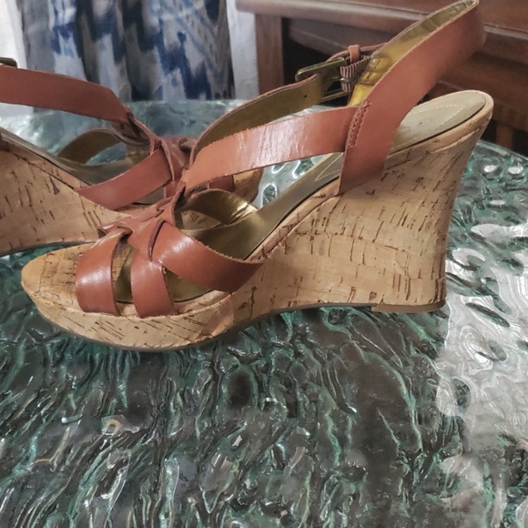 Guess Brown sandal wedge size 6.5 - Picture 4 of 4
